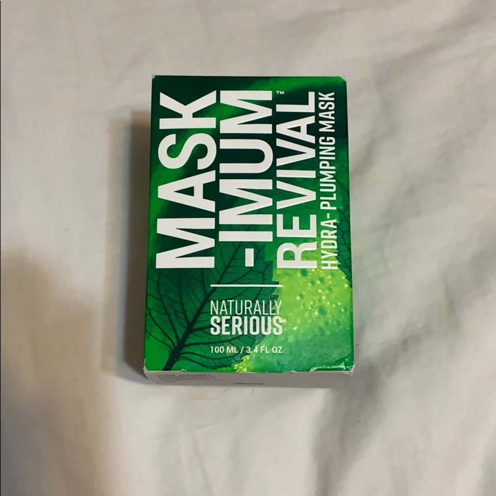 Naturally serious plumping mask